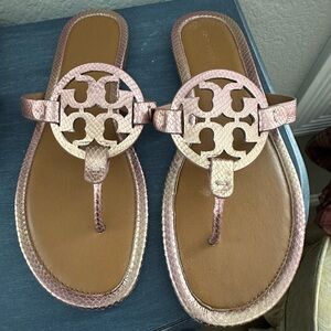 Coral/pink colored texture Tory Burch Millers size 9.5.